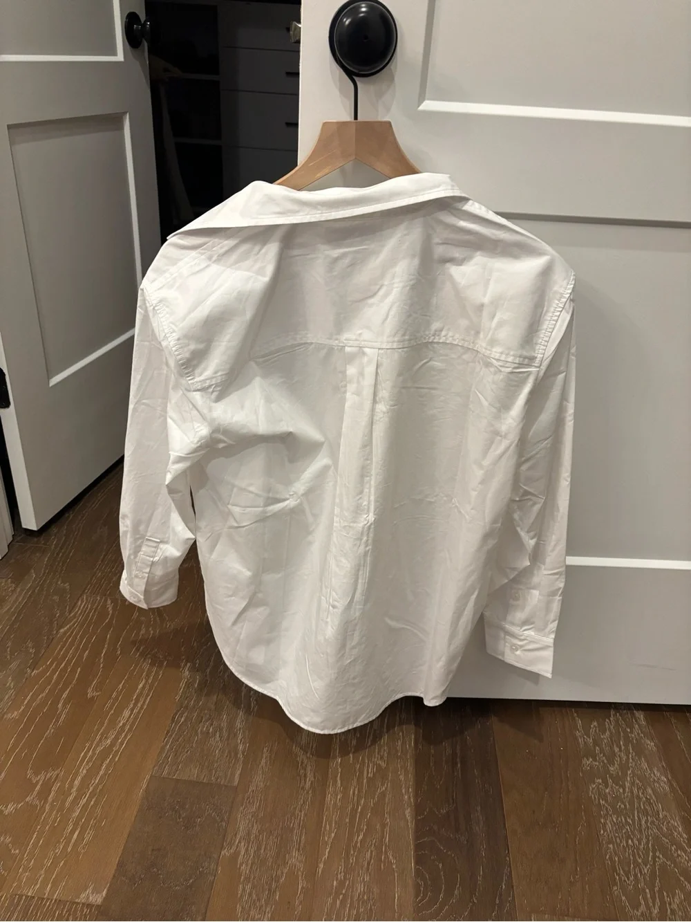 NWT Banana Republic White Long-Sleeve Button-Up Shirt